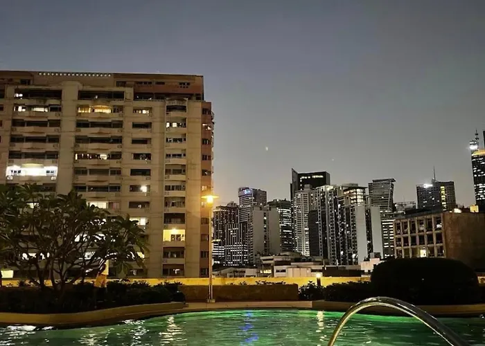 Minimalist Cozy In Makati,netflix,sauna,pool